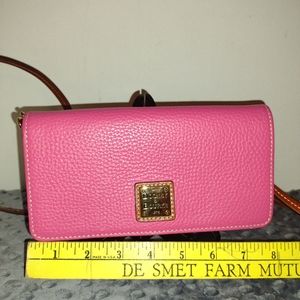NWOT Dooney and Bourke Wallet Crossbody